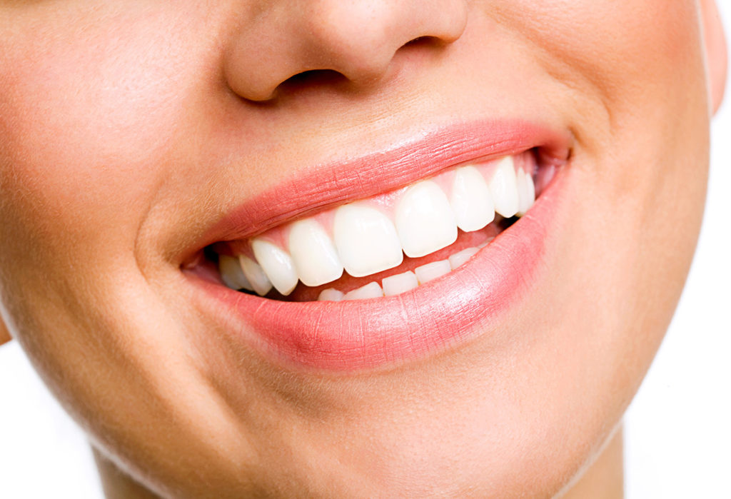 6 Alimentos que debes evitar para tener una salud dental excelente