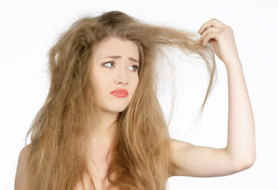 3 trucos para controlar el frizz del cabello
