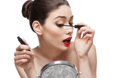 5 formas fáciles para hacer que tu maquillaje dure más