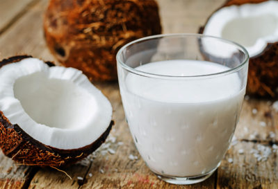 Beneficios y preparación de la leche de coco
