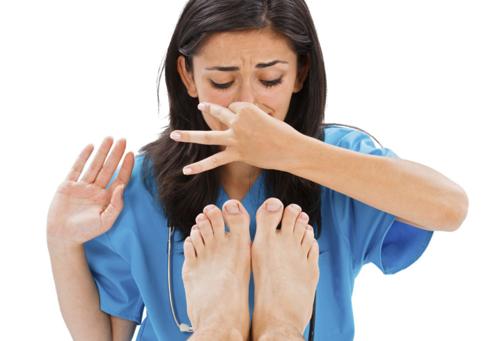 5 remedios naturales para el mal olor en los pies